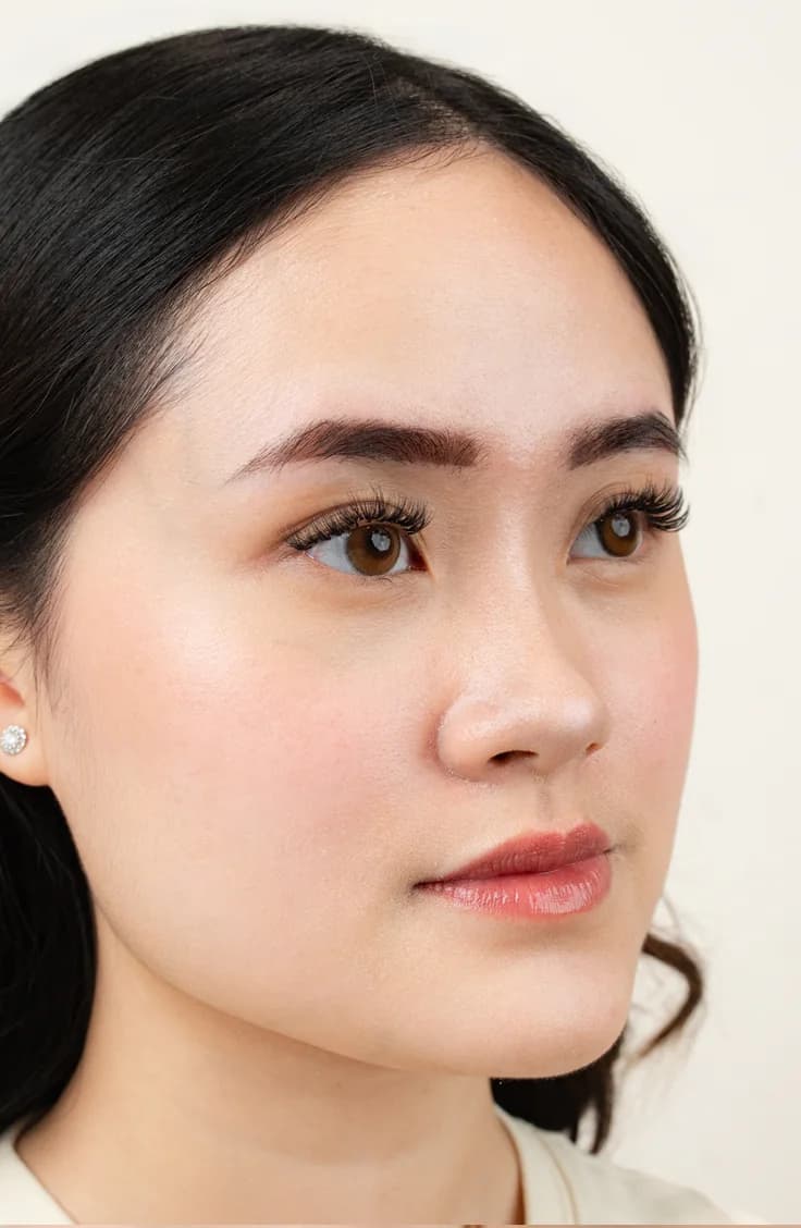 A POMÉ client after an Essential lash set